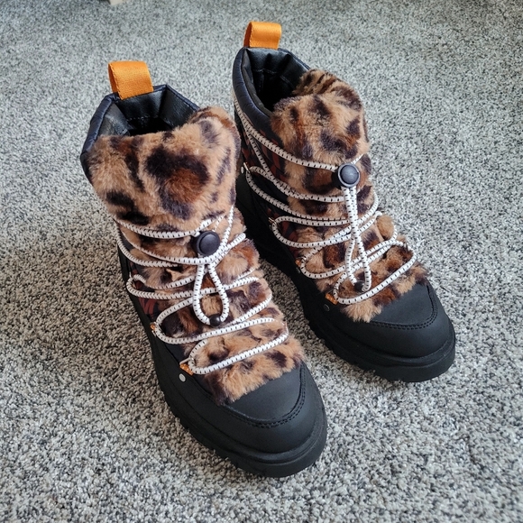 Circus by Sam Edelman Rex Navy Leopard Snow Faux Fur Boots Booties size 8.5 - Picture 4 of 9